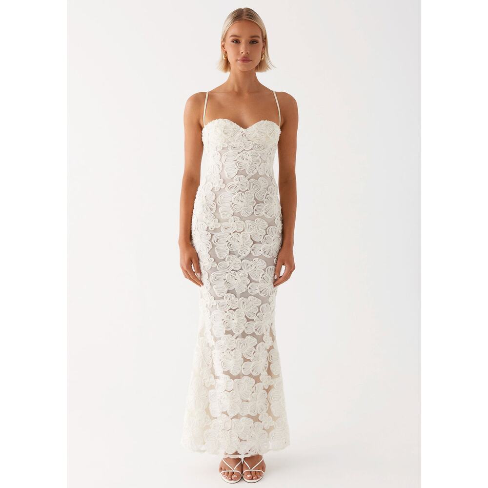 Peppermayo That Girl Maxi Dress 3D Florals Sweetheart Neckline Bridal Preppy - Picture 13 of 14